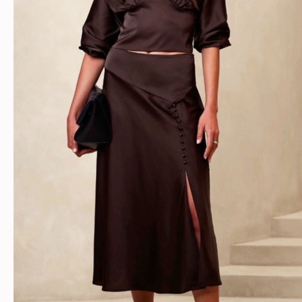 Banana republic factory silky Midi Brown slip Skirt